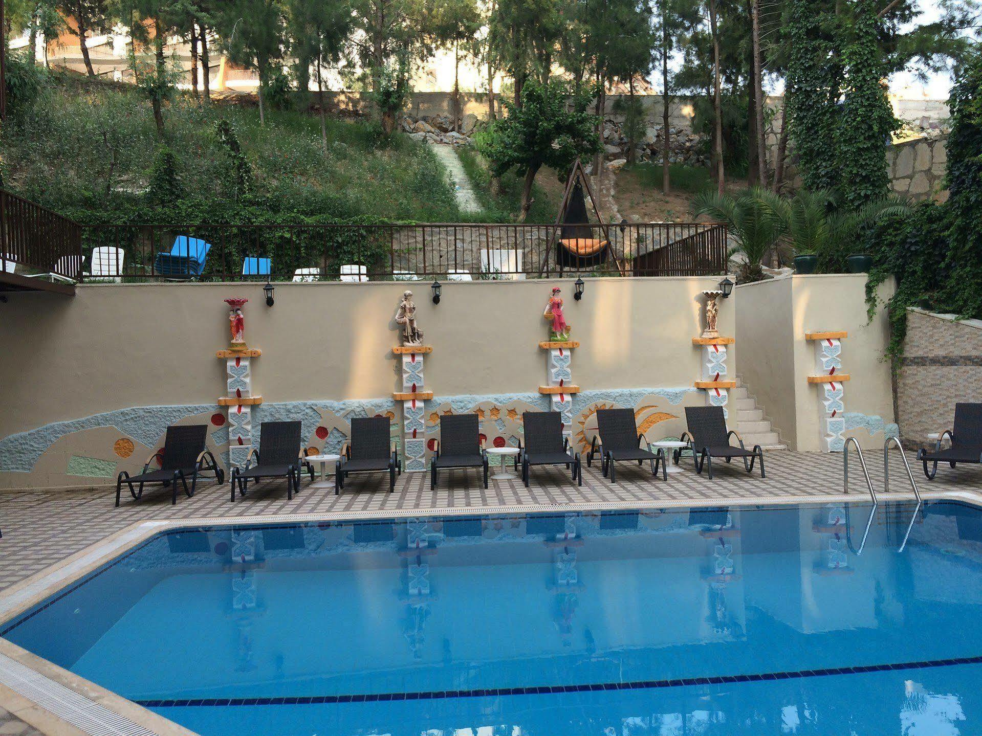 Saturn Hotel Kusadası Kültér fotó