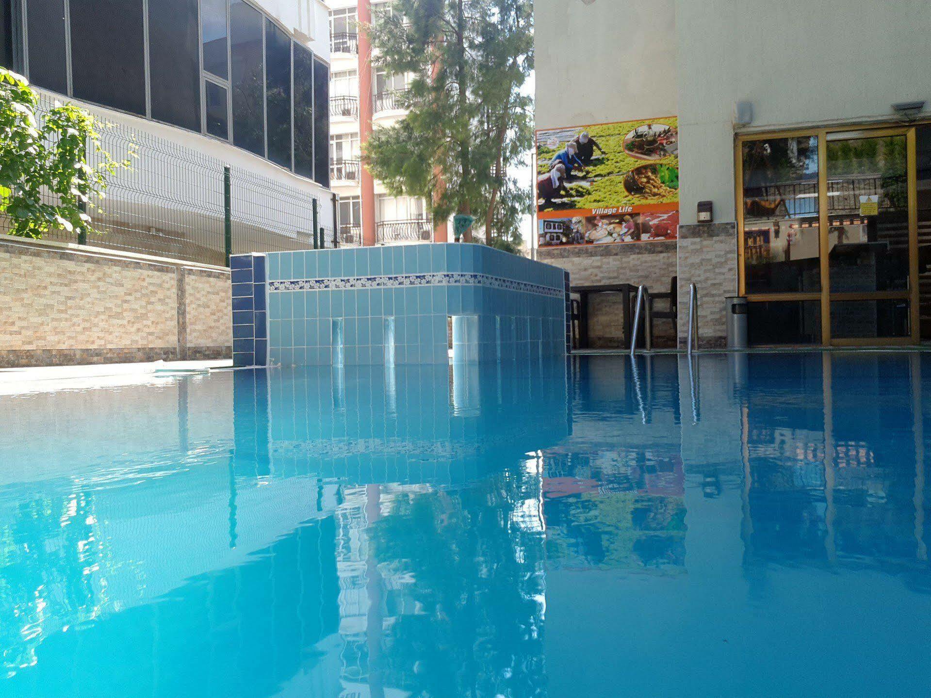 Saturn Hotel Kusadası Kültér fotó