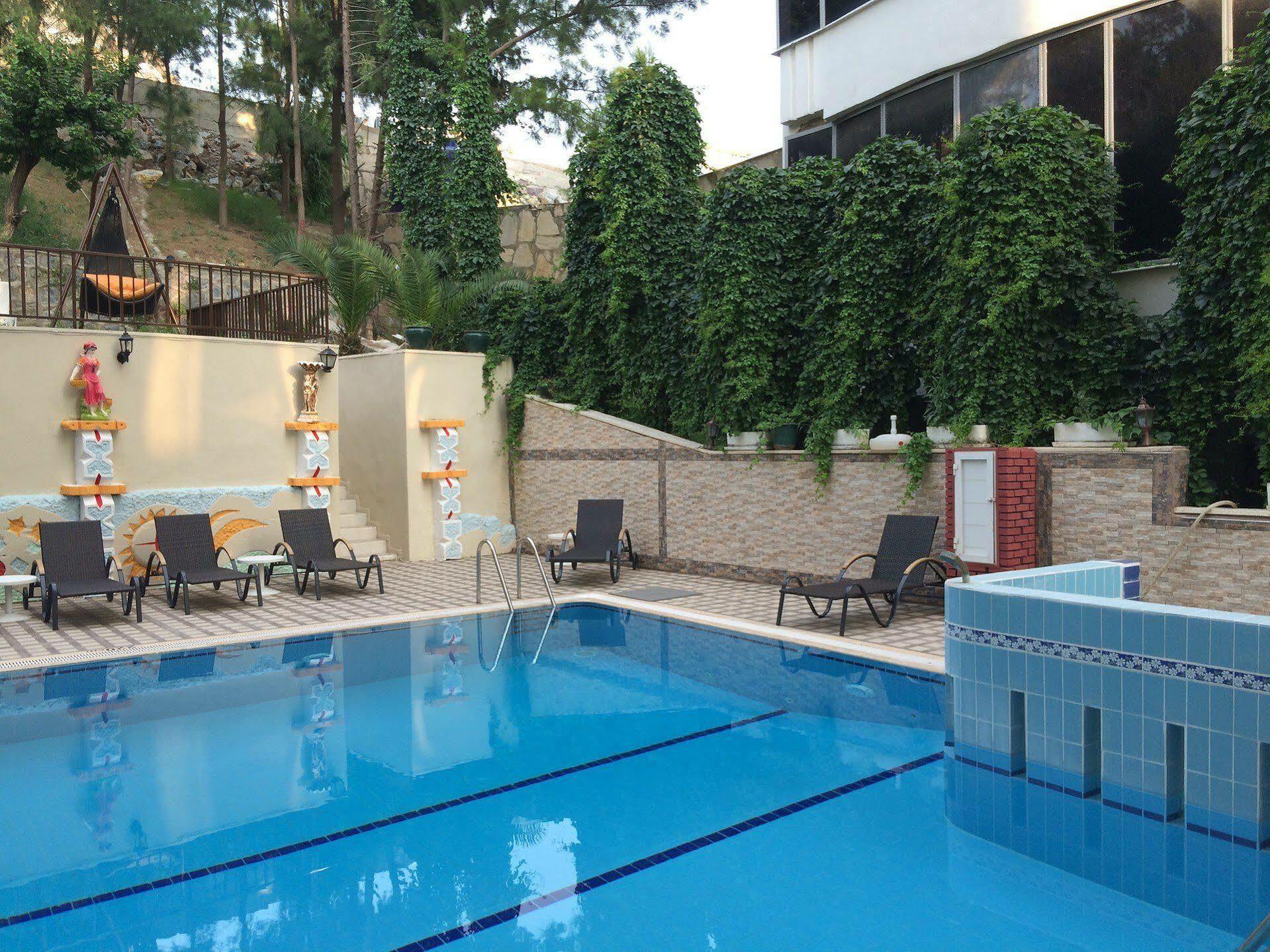 Saturn Hotel Kusadası Kültér fotó